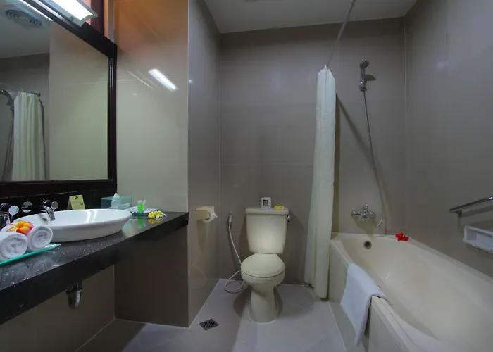 فندق Adi Dharma 4*